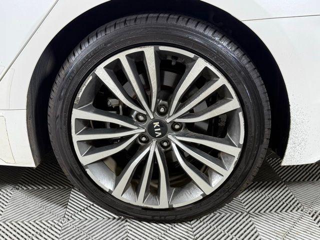 Photo of 2018 Snow White Pearl Kia Stinger