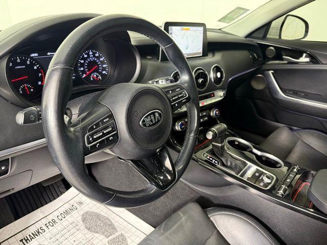Photo of 2018 Snow White Pearl Kia Stinger