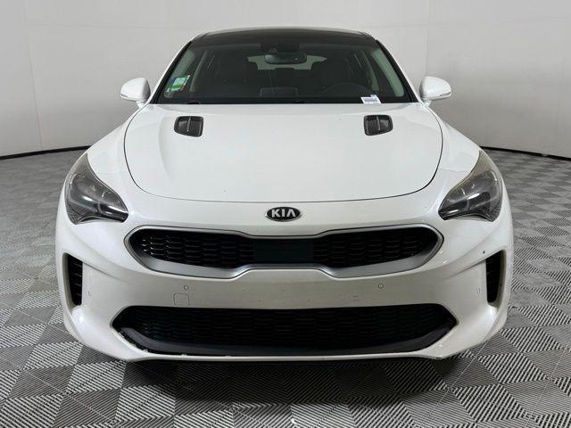 Photo of 2018 Snow White Pearl Kia Stinger