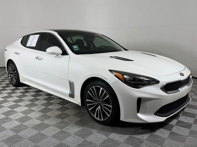 Photo of 2018 Snow White Pearl Kia Stinger