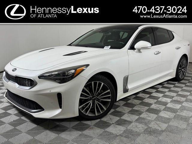 Photo of 2018 Snow White Pearl Kia Stinger