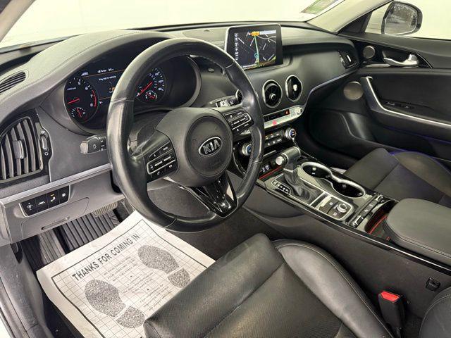 Photo of 2018 Snow White Pearl Kia Stinger