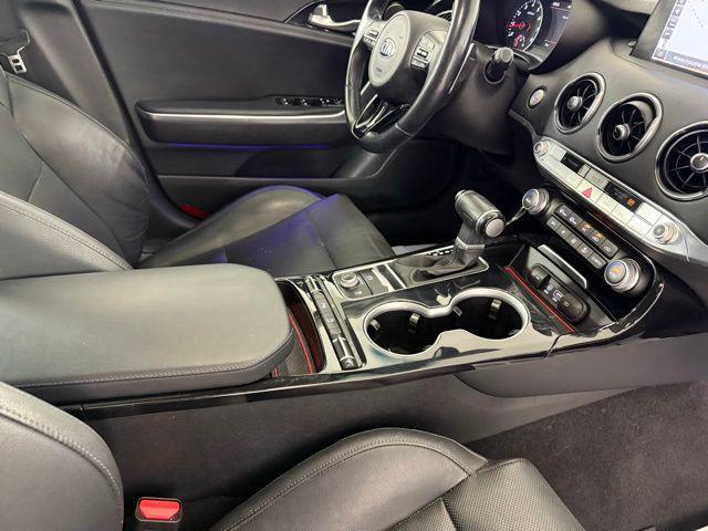 Photo of 2018 Snow White Pearl Kia Stinger