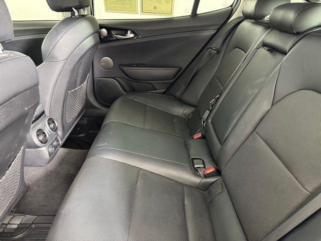 Photo of 2018 Snow White Pearl Kia Stinger