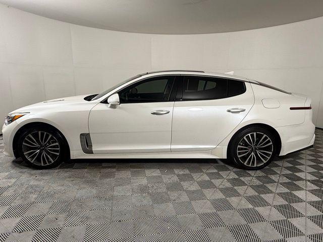 Photo of 2018 Snow White Pearl Kia Stinger