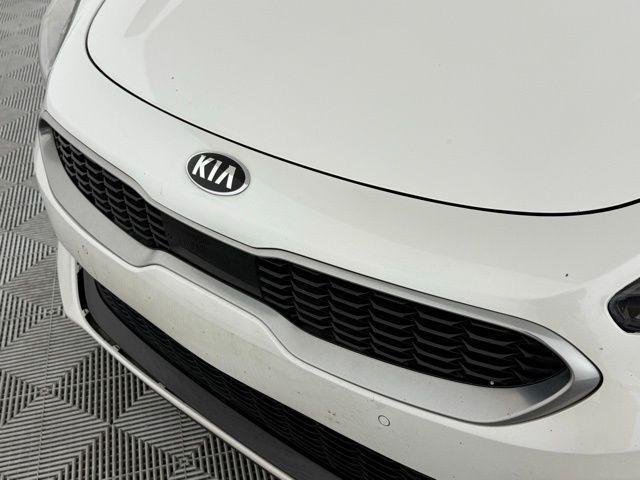Photo of 2018 Snow White Pearl Kia Stinger