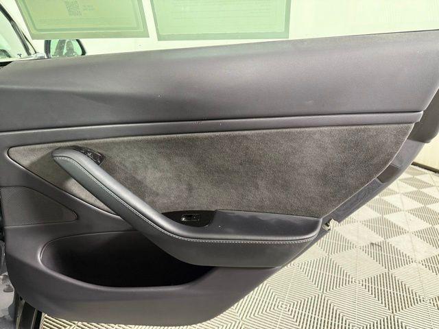 Photo of 2019 Grey Tesla Model 3