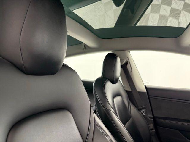 Photo of 2019 Grey Tesla Model 3
