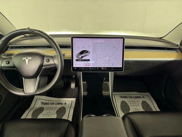 Photo of 2019 Grey Tesla Model 3