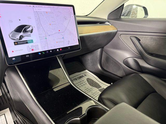 Photo of 2019 Grey Tesla Model 3