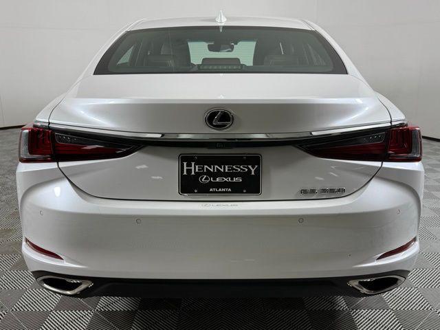 Photo of 2022 Eminent White Pearl Lexus ES 350