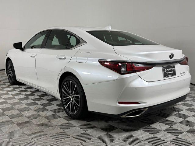 Photo of 2022 Eminent White Pearl Lexus ES 350