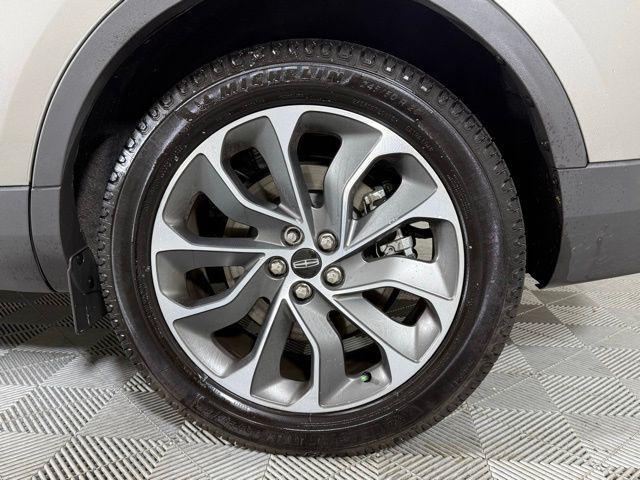 Photo of 2023 Jewel Sandstone Metallic Premium Colorant Lincoln Nautilus