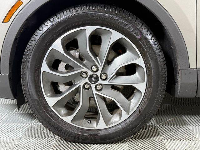 Photo of 2023 Jewel Sandstone Metallic Premium Colorant Lincoln Nautilus