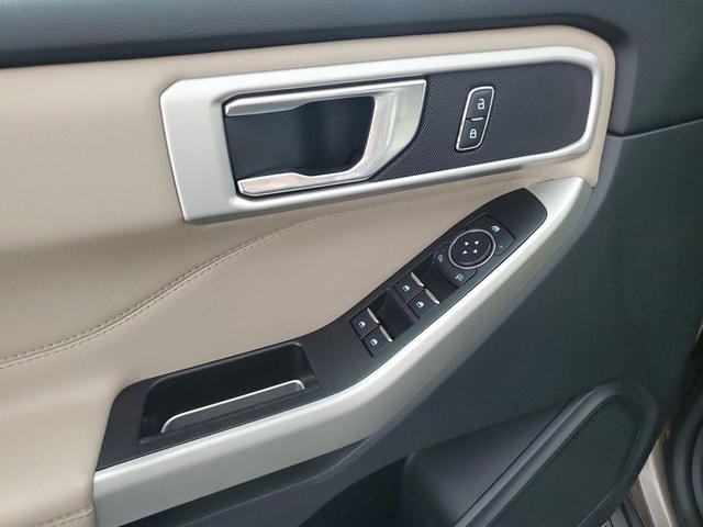 Photo of 2021 Stone Gray Ford Explorer