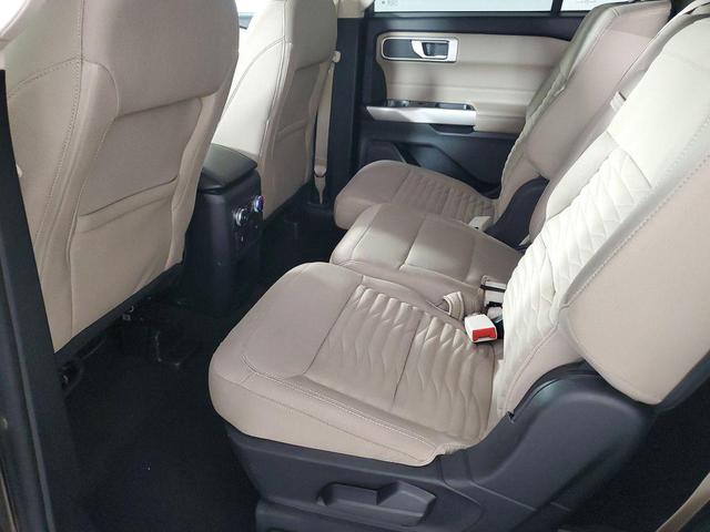 Photo of 2021 Stone Gray Ford Explorer