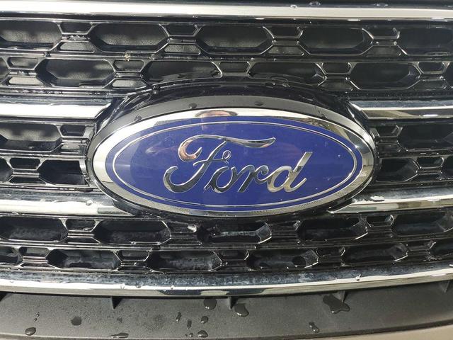 Photo of 2021 Stone Gray Ford Explorer