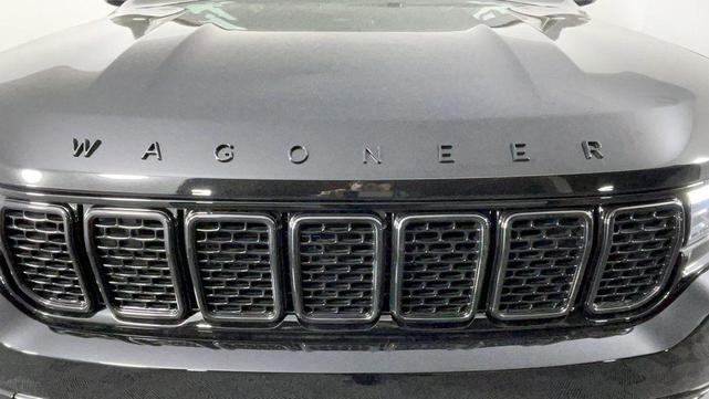 Photo of 2025 Diamond Black Crystal Pearlcoat Jeep Wagoneer