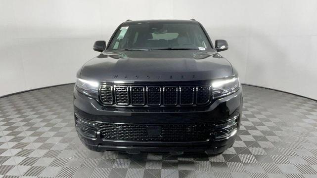Photo of 2025 Diamond Black Crystal Pearlcoat Jeep Wagoneer