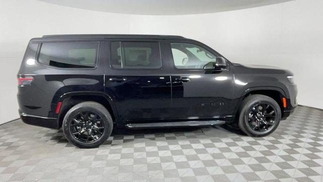 Photo of 2025 Diamond Black Crystal Pearlcoat Jeep Wagoneer