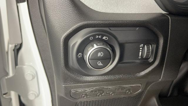Photo of 2025 Bright White Clearcoat Jeep Gladiator