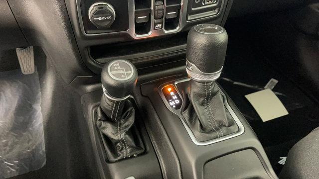 Photo of 2025 Bright White Clearcoat Jeep Gladiator