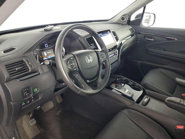 Photo of 2017 Modern Steel Metallic Honda Pilot