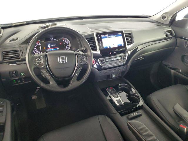 Photo of 2017 Modern Steel Metallic Honda Pilot