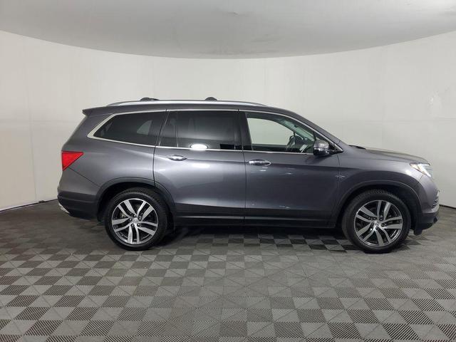 Photo of 2017 Modern Steel Metallic Honda Pilot