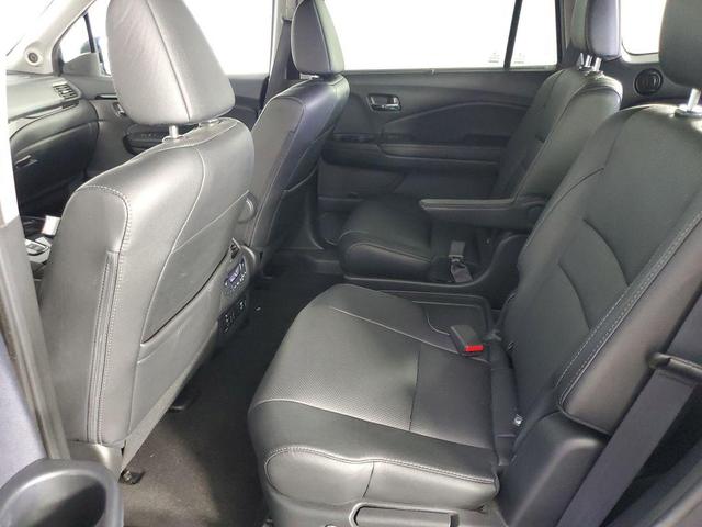 Photo of 2017 Modern Steel Metallic Honda Pilot