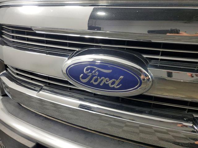Photo of 2017 Oxford White Ford F-150