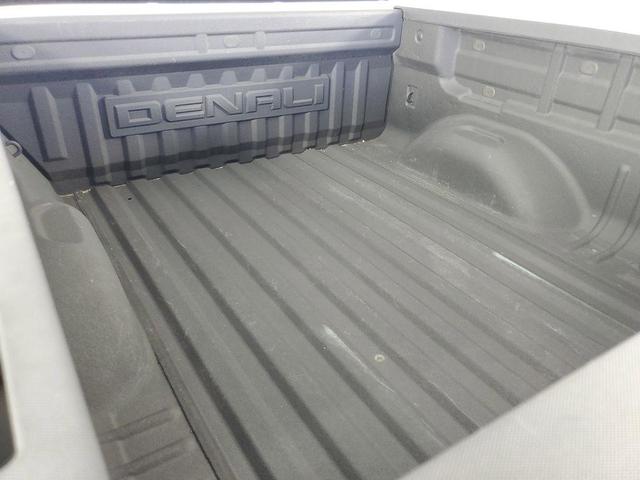 Photo of 2021 Summit White GMC Canyon
