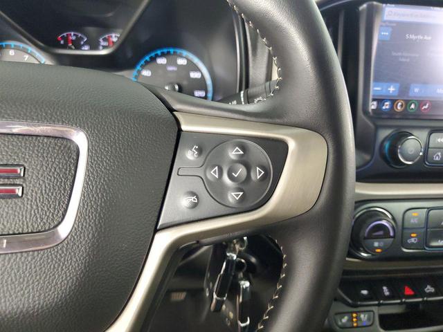 Photo of 2021 Summit White GMC Canyon