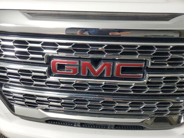 Photo of 2021 Summit White GMC Canyon