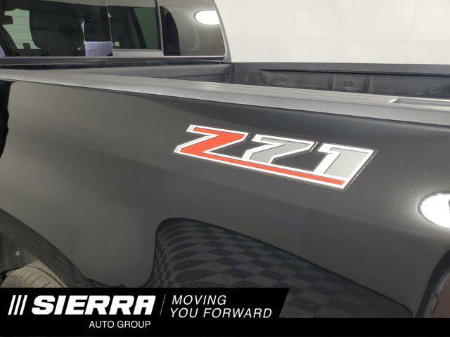 Photo of 2017 Black Chevrolet Colorado