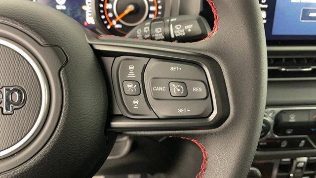 Photo of 2025 Bright White Clearcoat Jeep Wrangler