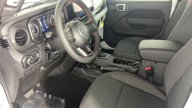 Photo of 2025 Bright White Clearcoat Jeep Wrangler