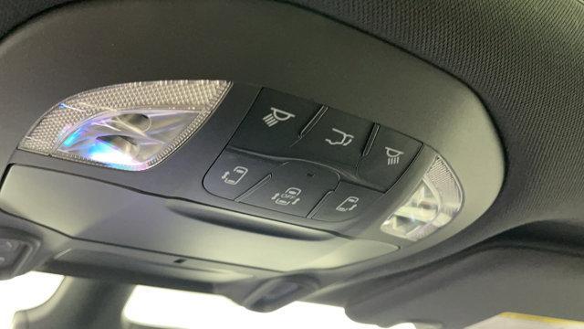 Photo of 2025 Bright White Clearcoat Chrysler Pacifica