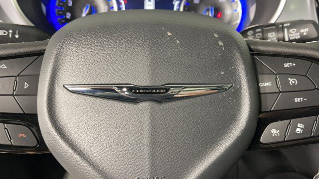 Photo of 2025 Bright White Clearcoat Chrysler Pacifica