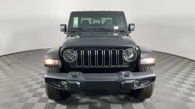 Photo of 2025 Black Clearcoat Jeep Gladiator