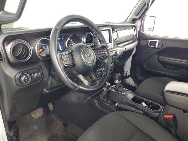 Photo of 2021 Bright White Clearcoat Jeep Gladiator
