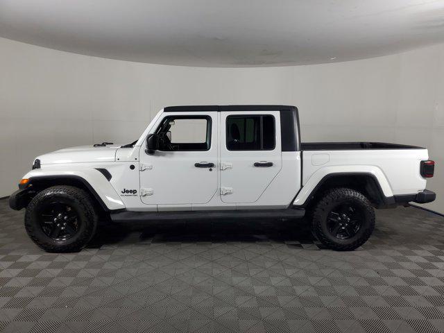 Photo of 2021 Bright White Clearcoat Jeep Gladiator