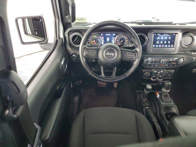 Photo of 2021 Bright White Clearcoat Jeep Gladiator