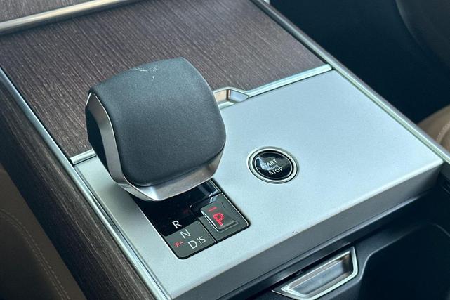 Photo of 2025 White Pearl Land Rover Range Rover