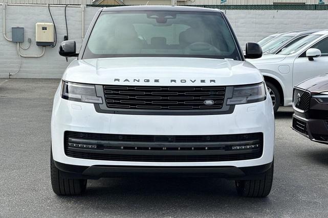 Photo of 2025 White Pearl Land Rover Range Rover