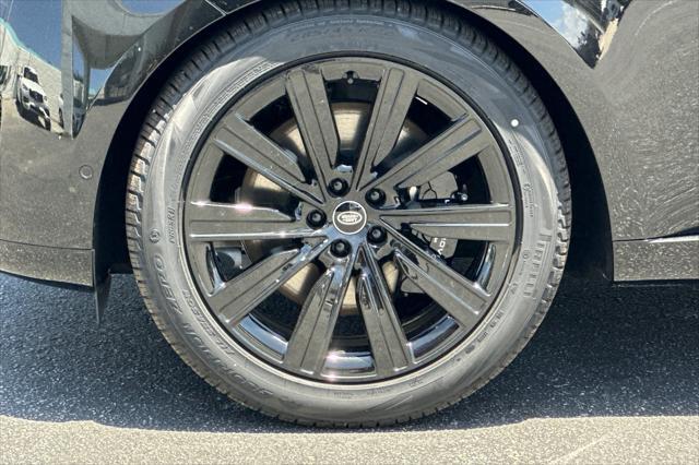 Photo of 2025 Black Land Rover Range Rover