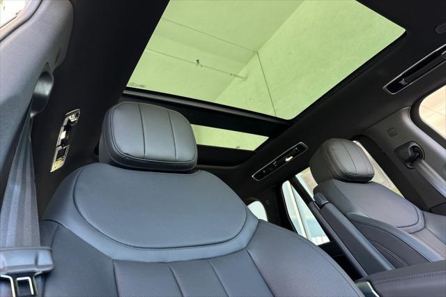 Photo of 2025 Black Land Rover Range Rover