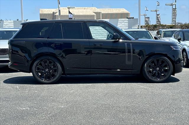 Photo of 2025 Black Land Rover Range Rover