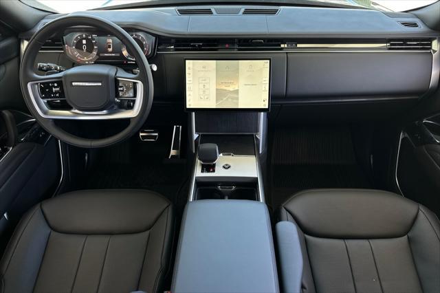 Photo of 2025 Black Land Rover Range Rover