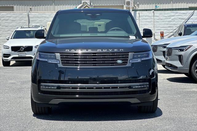 Photo of 2025 Black Land Rover Range Rover